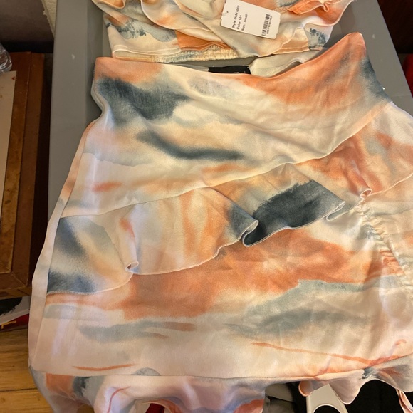 New with tags two piece shirt and skirt - Picture 2 of 2
